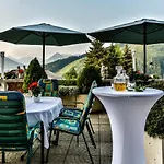 Hotel Pension Residence בית הארחה 3*