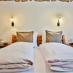 בית הארחה Hotel Pension Residence