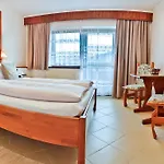 Hotel Pension Residence בית הארחה 3*