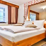 בית הארחה Hotel Pension Residence