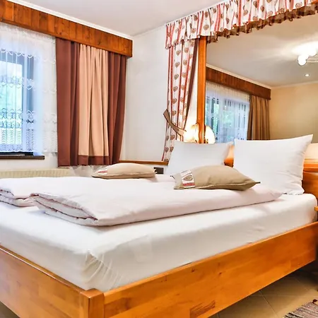 בית הארחה Hotel Pension Residence